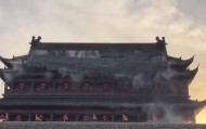 安徽凤阳明中都鼓楼瓦片脱落，目击者称持续一两分钟，官方：已进行勘查