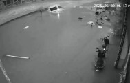 云南彝良县遭遇强降雨：有车辆被冲入河道，暂未接到伤亡报告