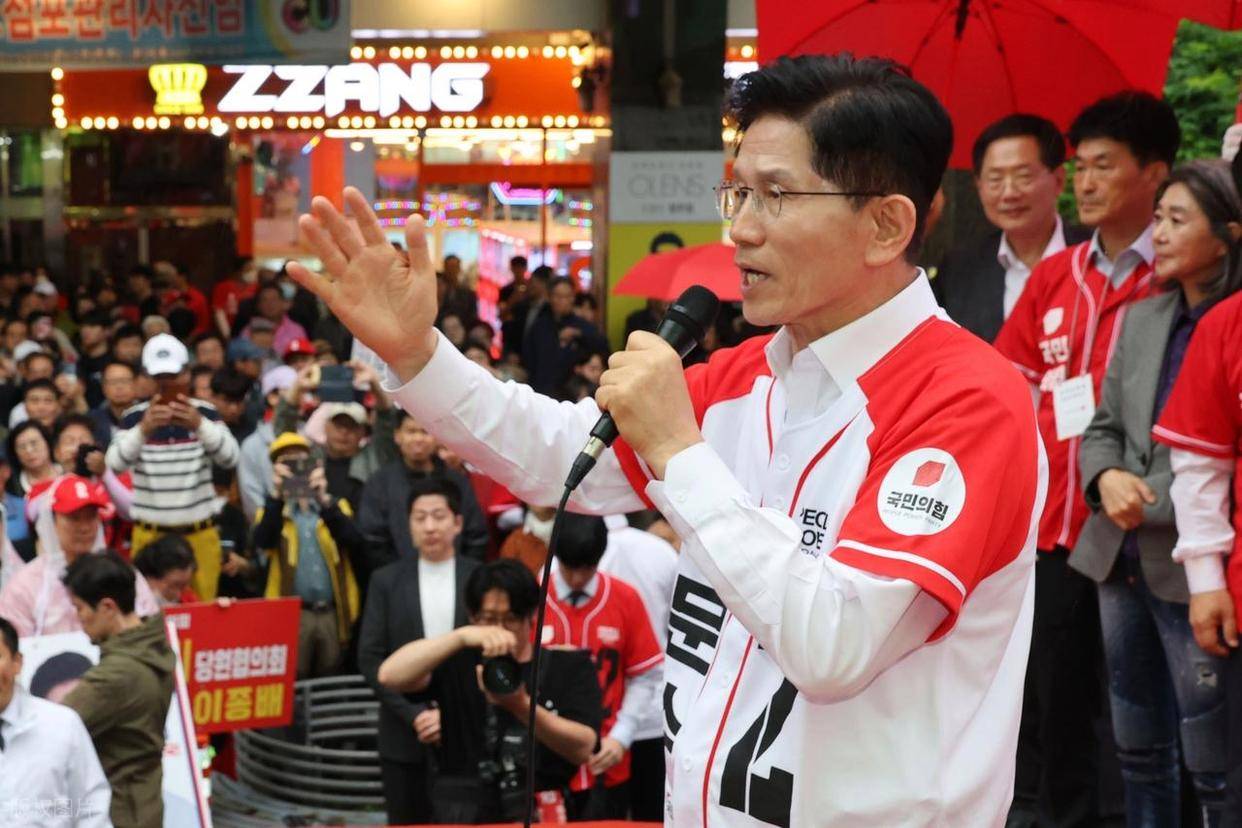 韩国爆发仇华浪潮，李在明罕见警告，关键时刻，一句话定下中韩大局