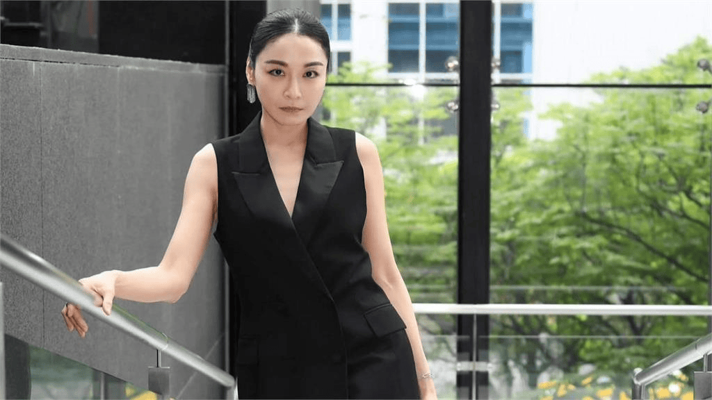 台媒：台女艺人江祖平自曝遭性侵，绿媒前高层之子被警方带回调查