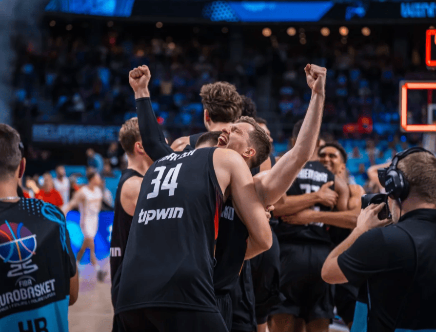 德国黄金一代是如何炼成的？十年磨一剑打脸归化风潮