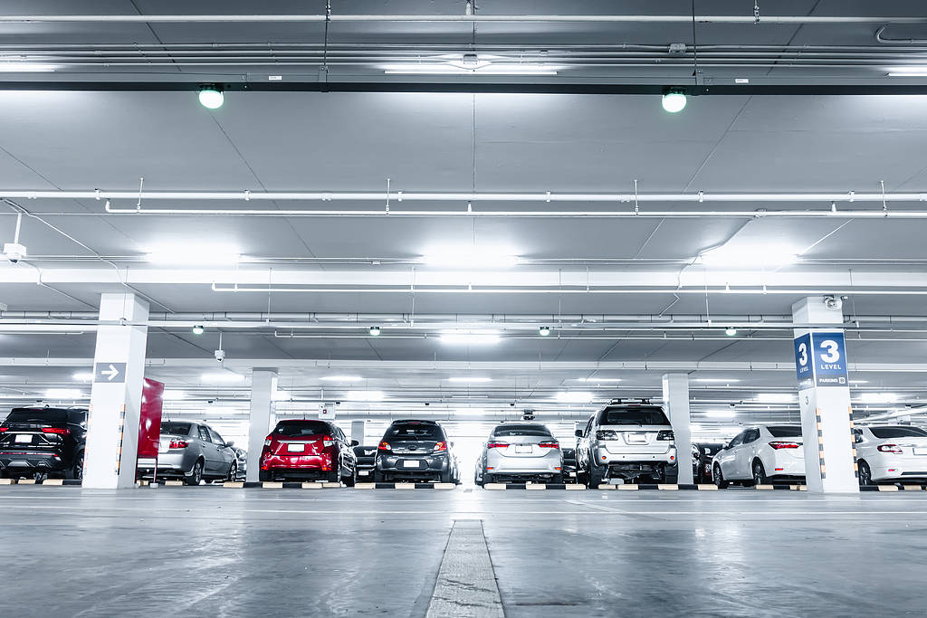 大学生入豪车6秒被指盗窃 还他清白不该这么曲折