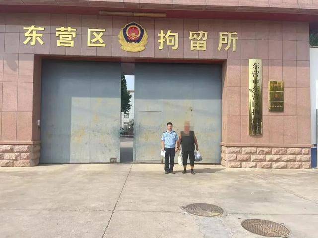 荒诞！东营一男子因垃圾太多竟偷走村里垃圾桶，警方迅速破案