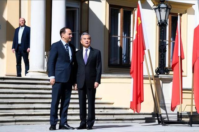 波兰承诺:确保中欧班列畅通!勒索中国一石三鸟,我们如何破局?