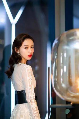 王一博最近一直为粉丝买单；虞书欣，陈伟霆，吴谨言，杨丞琳李湘