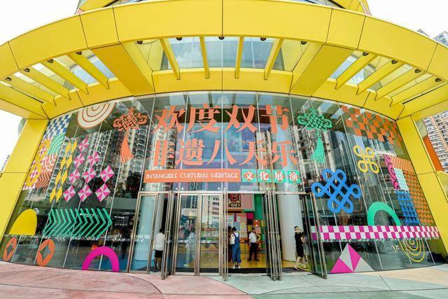 深圳妇儿大厦“2025非遗八天乐文化展演”吸引数以万计家庭打卡体验