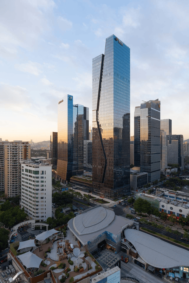 国信证券金融大厦，深圳第一座绿色高层建筑！