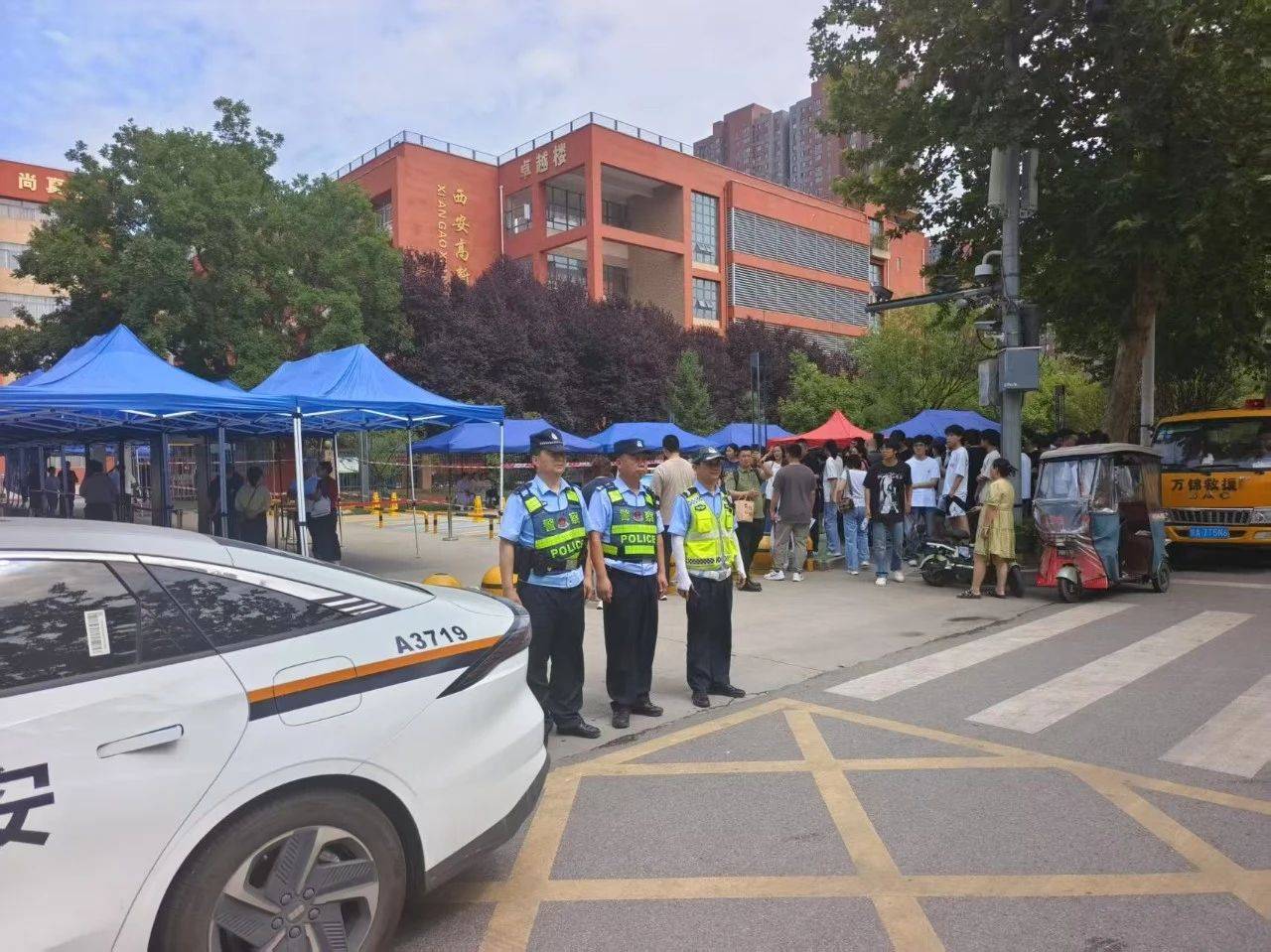 西安高新警方多措并举护航高考 全力保障考点安全有序