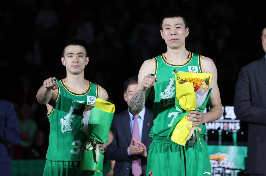 张镇麟转会上海队原因找到了,妻子在南方工作,上海给的待遇太好