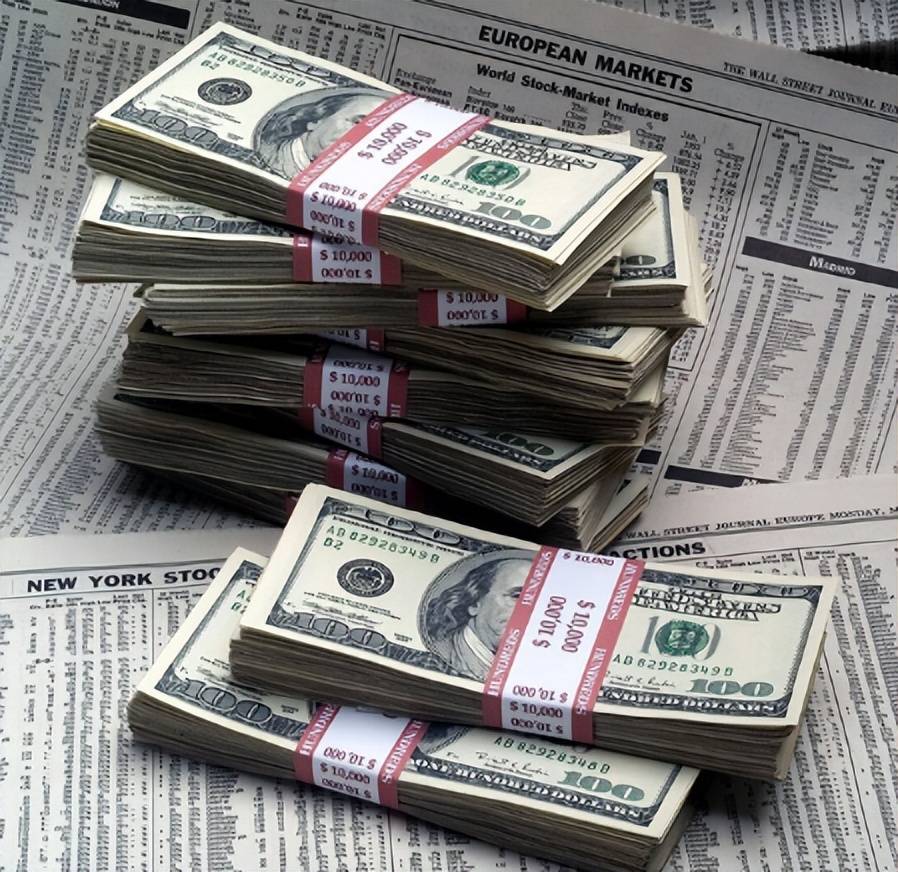 16年，上海保姆被骗到美国成女奴，被迫学狗爬行，受到非人待遇